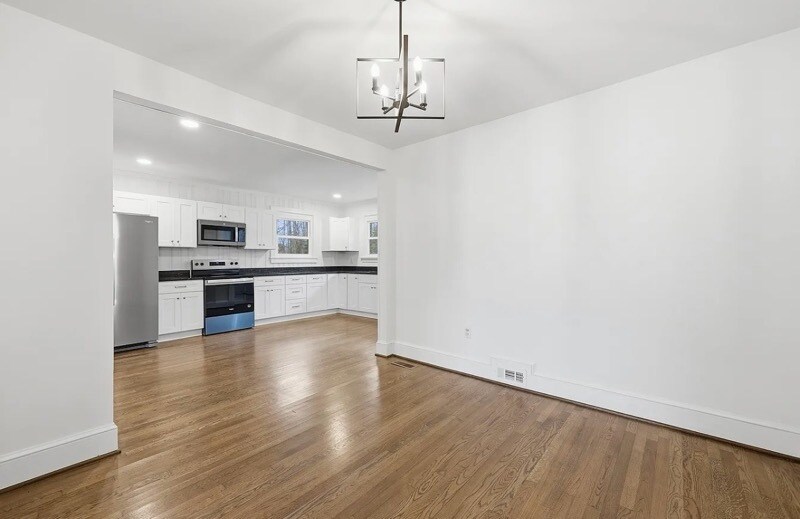 Building Photo - 8202 Vaughan Rd