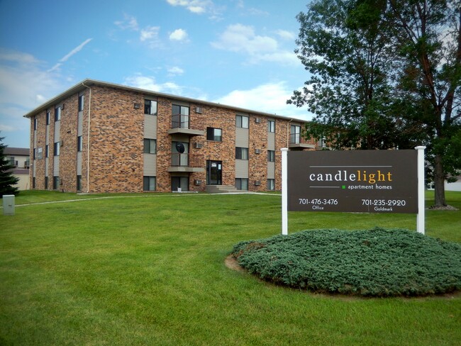 Fargo, ND Candlelight Apartments | Exterior - Candlelight