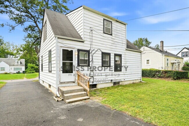 Building Photo - 1590 Vendome Dr S