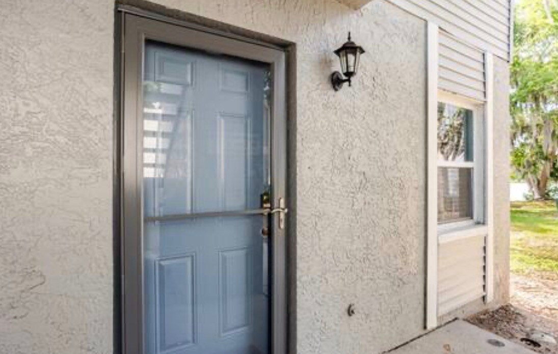 Building Photo - 7246 E Bank Dr