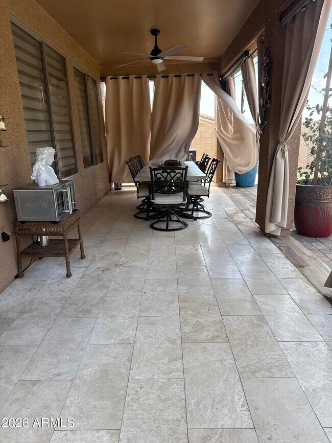 Building Photo - 3928 W Range Mule Dr