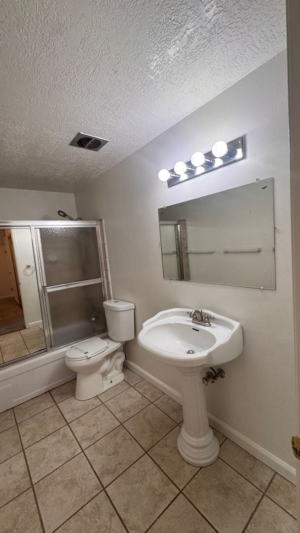 Building Photo - Yorkshire Manor 2 Bedroom Available Now!