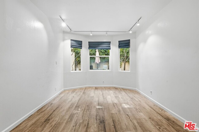 Building Photo - 1557 S Beverly Glen Blvd