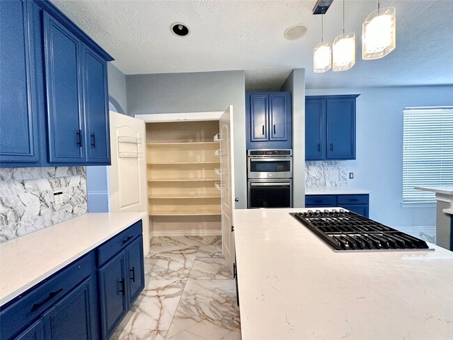 Building Photo - 2819 Lake Shore Harbour Dr