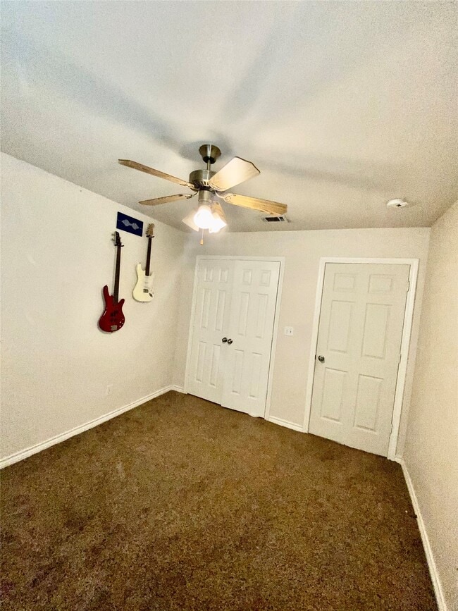 Building Photo - 150 Sendero Dr