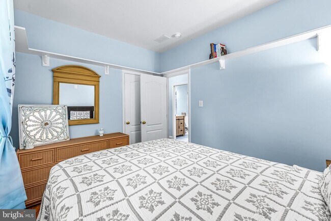Building Photo - 10870 Hammond Dr
