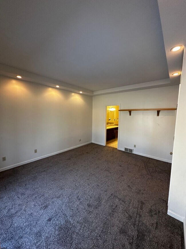 Building Photo - 1250-1254 Evans City Rd