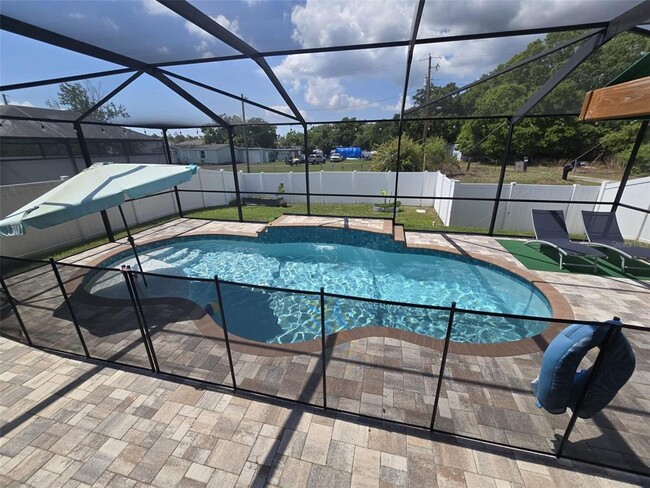 Building Photo - 10912 Honor Rd