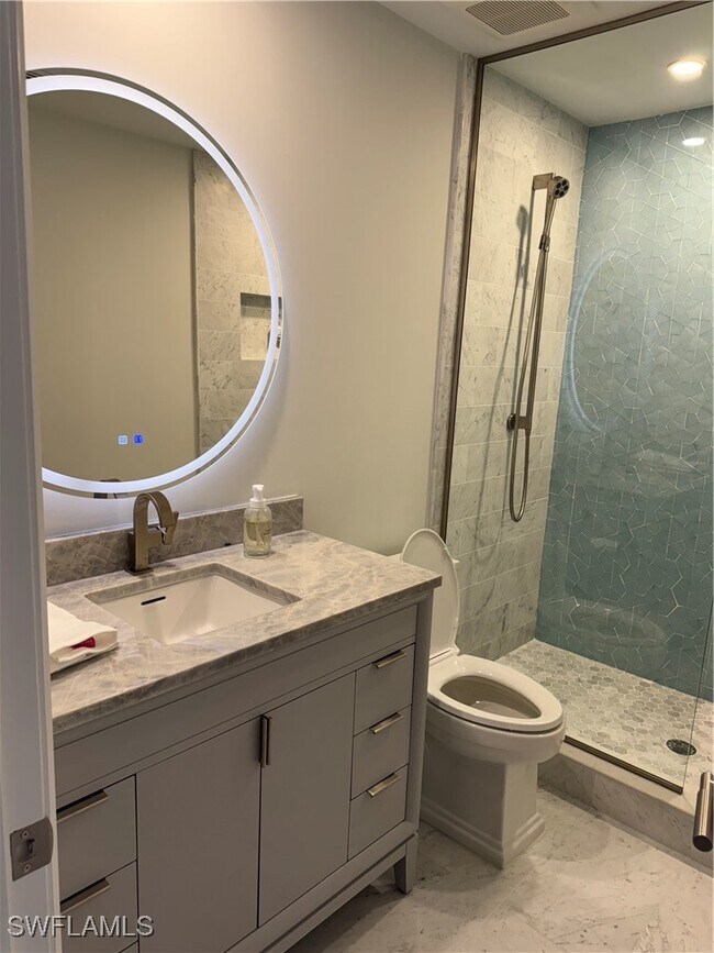 Building Photo - 787 4th Ave S