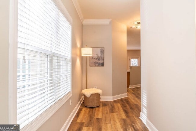 Building Photo - 2046 Barberry Dr