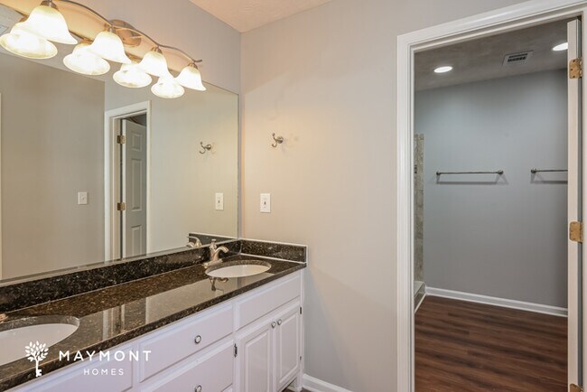 Building Photo - 47 Lakesprings Dr