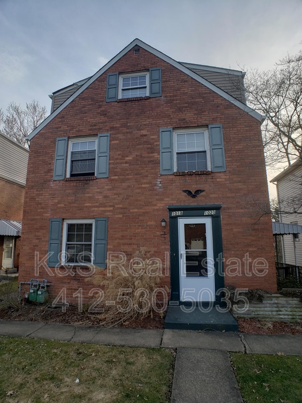 Building Photo - 1018 Summit St