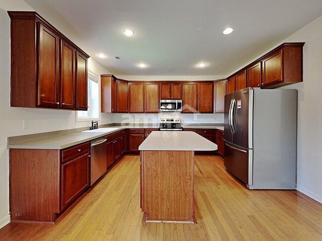 Building Photo - 8 Red Jonathan Ct