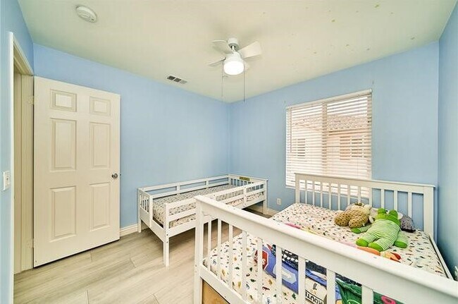 Building Photo - 12573 Montaivo Ln