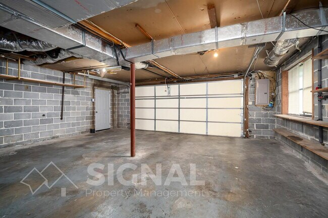 Building Photo - 3037 Apple Valley Ln