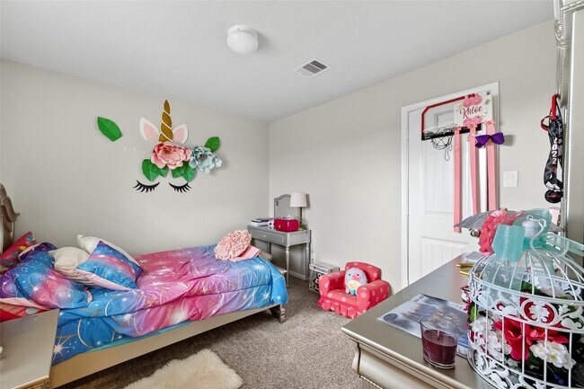 Building Photo - 8007 Carillon Way