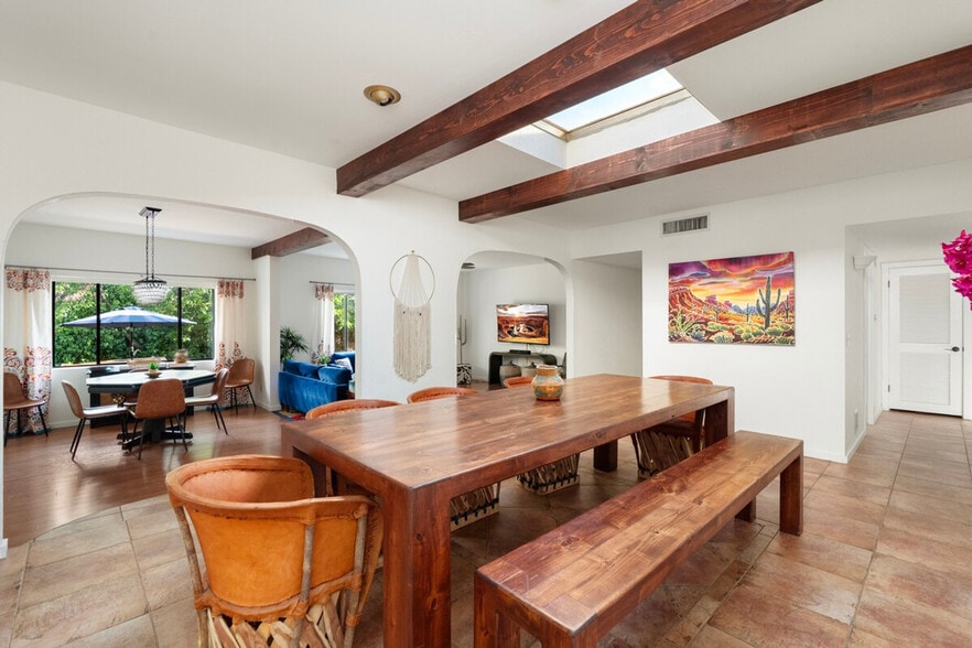 Building Photo - 228 Caballo Dr