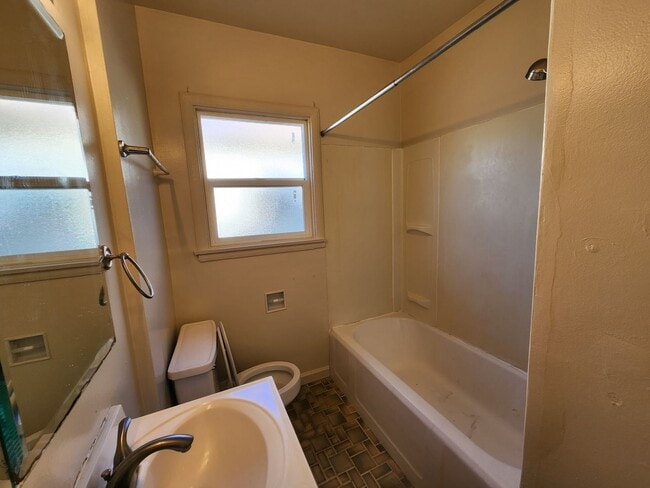 Building Photo - 3911 33rd St