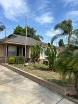 Building Photo - 920 N San Antonio Ave