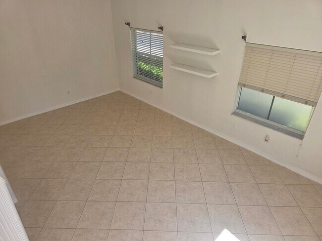 Building Photo - 2319 Mariner Ct