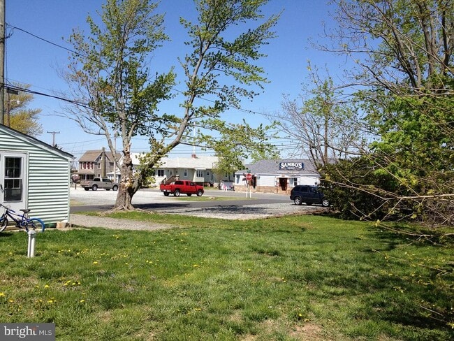 Building Photo - 76 Chestnut St