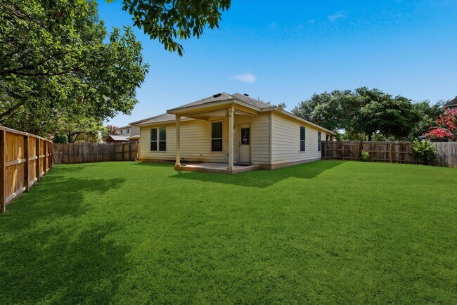 Building Photo - New LVP Flooring & Large Backyard in Schertz