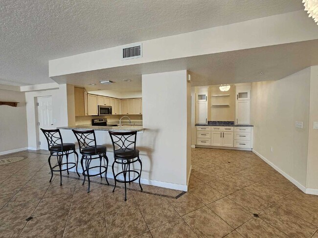 Building Photo - Seaside Serenity Awaits: Spacious 3-Bedroo...