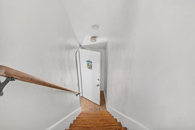 Building Photo - 57 Linden Ave