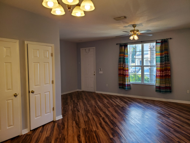 Building Photo - 8881 Christie Dr