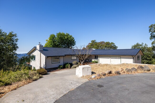 Building Photo - 22533 Majestic Dr