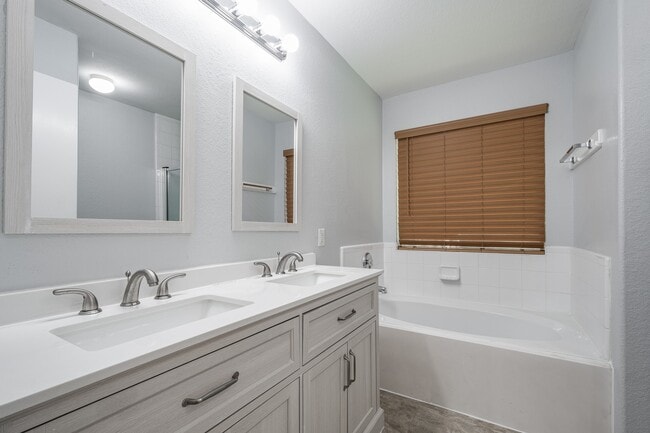 Building Photo - 4523 Bridgevillage Dr