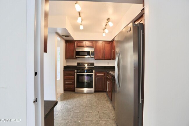 Building Photo - 11738 Moorpark St