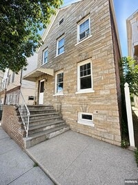 Building Photo - 120 Grant Ave
