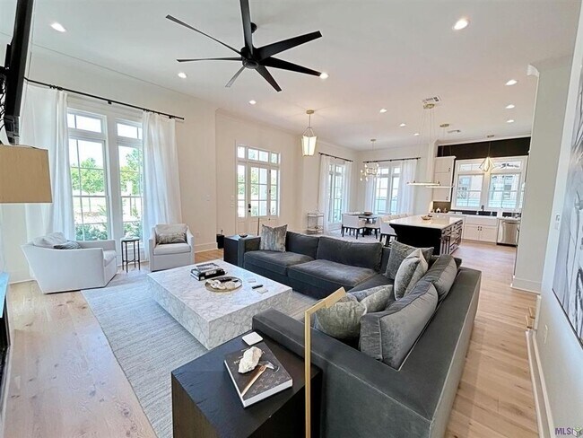 Building Photo - 4 Bedroom House in Pointe Marie- Furnished or unfurnished rental options available.