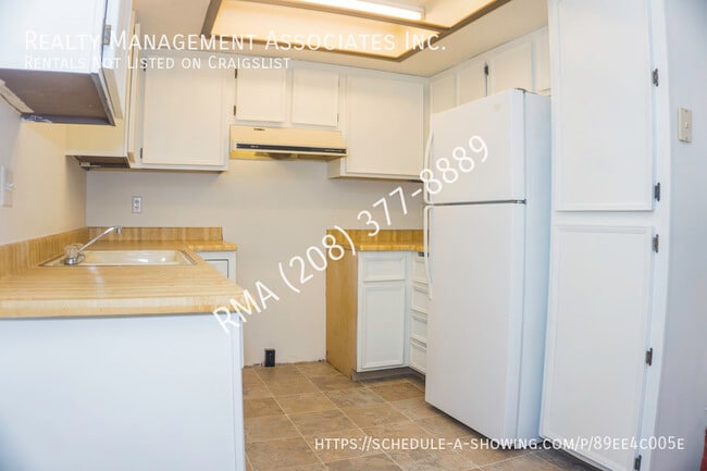 Building Photo - 9673 Hoff Dr
