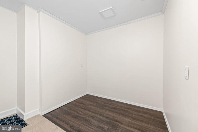 Building Photo - 417 S Madeira St