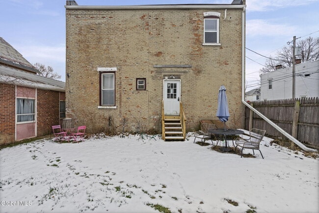 Building Photo - 821 23rd St