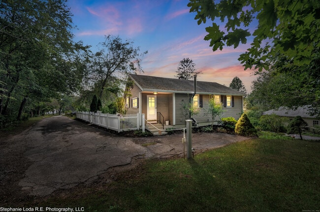 Primary Photo - 17 Platt Ln