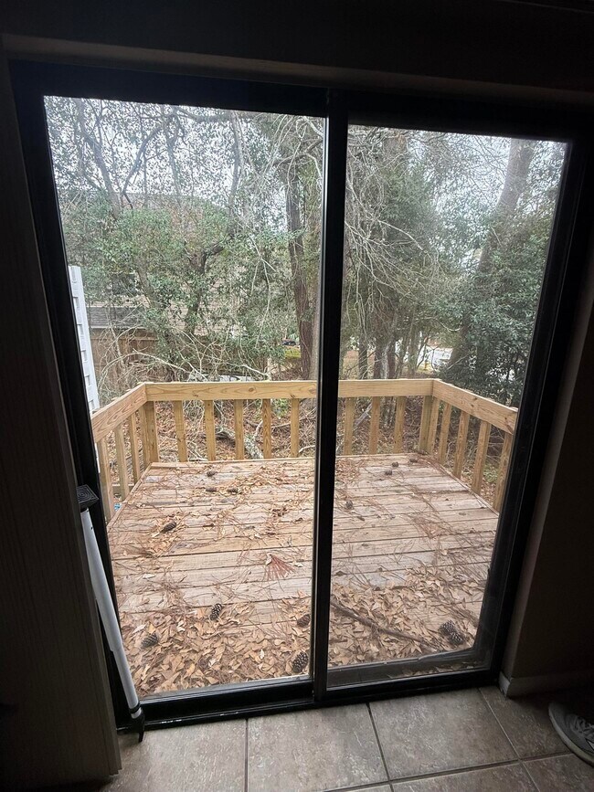 Building Photo - 285 Dixie Dr