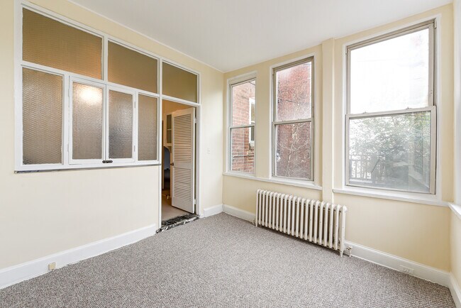Building Photo - 1724 Lamont St NW