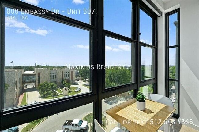 Building Photo - 800 Embassy Dr