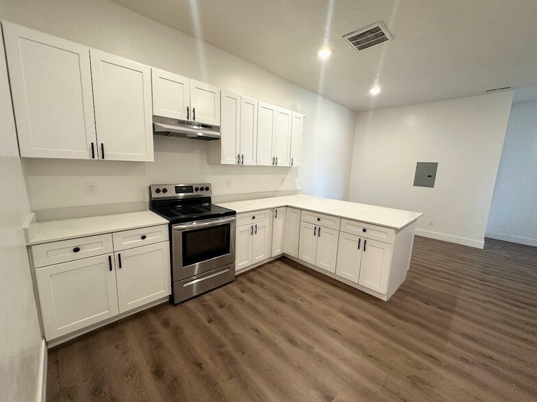 Building Photo - 435 S 900 W