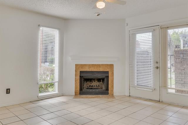 Building Photo - 9825 Walnut St