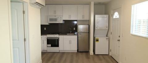 Building Photo - 745 1/2 Fine St-