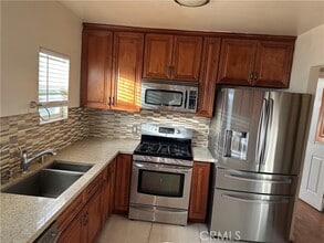 Building Photo - 661 Ivy St