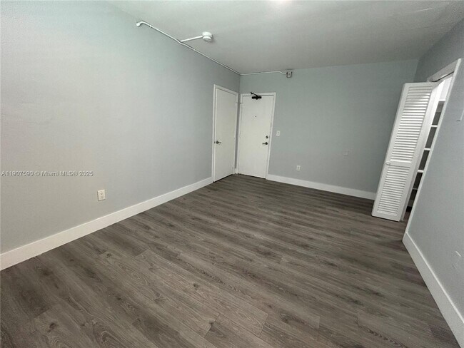 Building Photo - 1334 Alton Rd