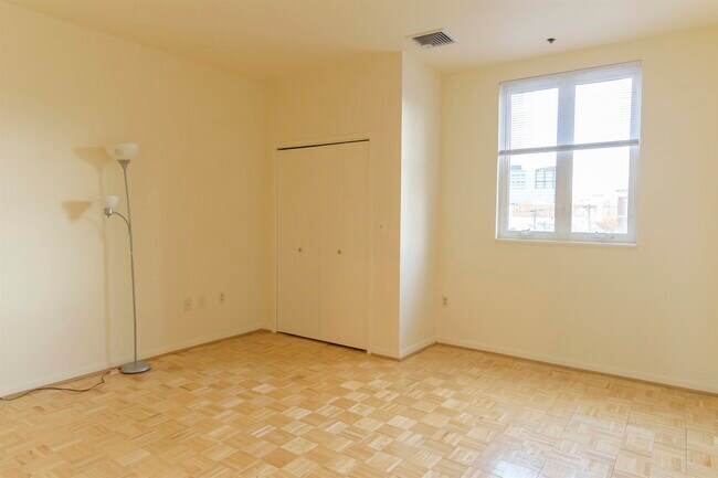 Building Photo - 75 Liberty Ave