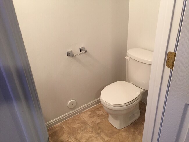 Building Photo - 156 W 1190 N