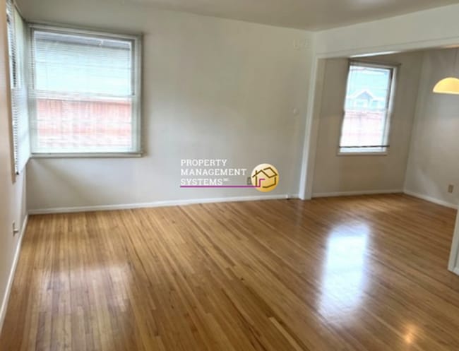 Building Photo - 1 Bedroom Bungalow in Holladay