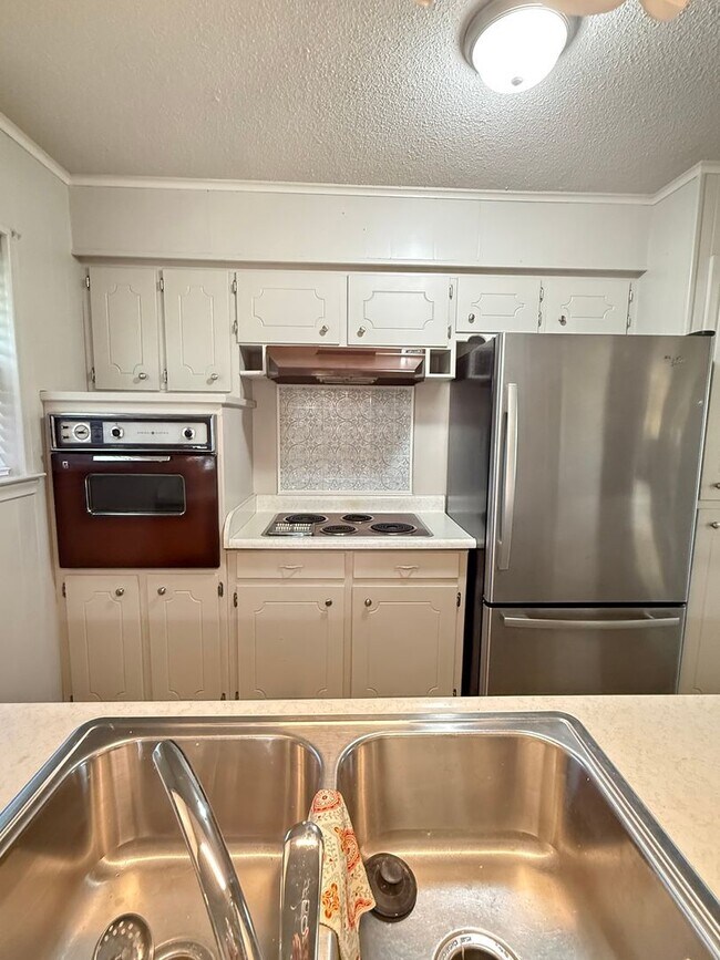 Building Photo - Classic Celina Charm with Vintage Comfort - Spacious 3-Bedroom Home with Large Yard and Covered P...